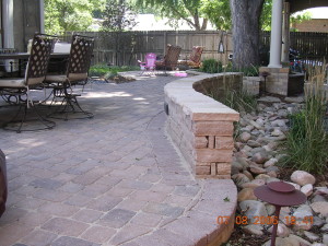Paver patio and seat wall